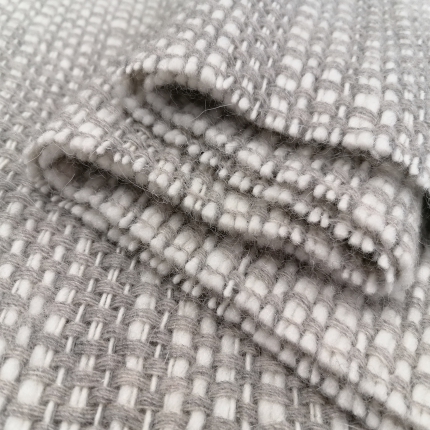 Bufanda de cachemira con patrón tejido, gris y blanco