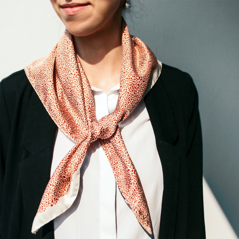 Silk foulard red and white