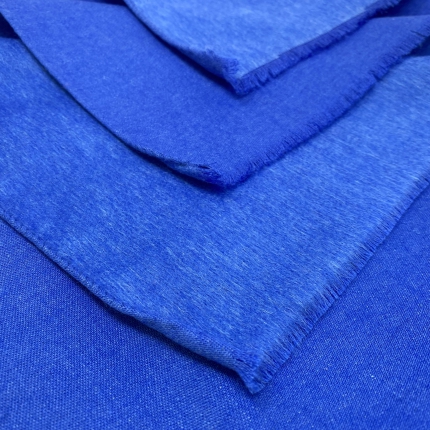 Sciarpa in lana vergine canapa e seta, blu royal