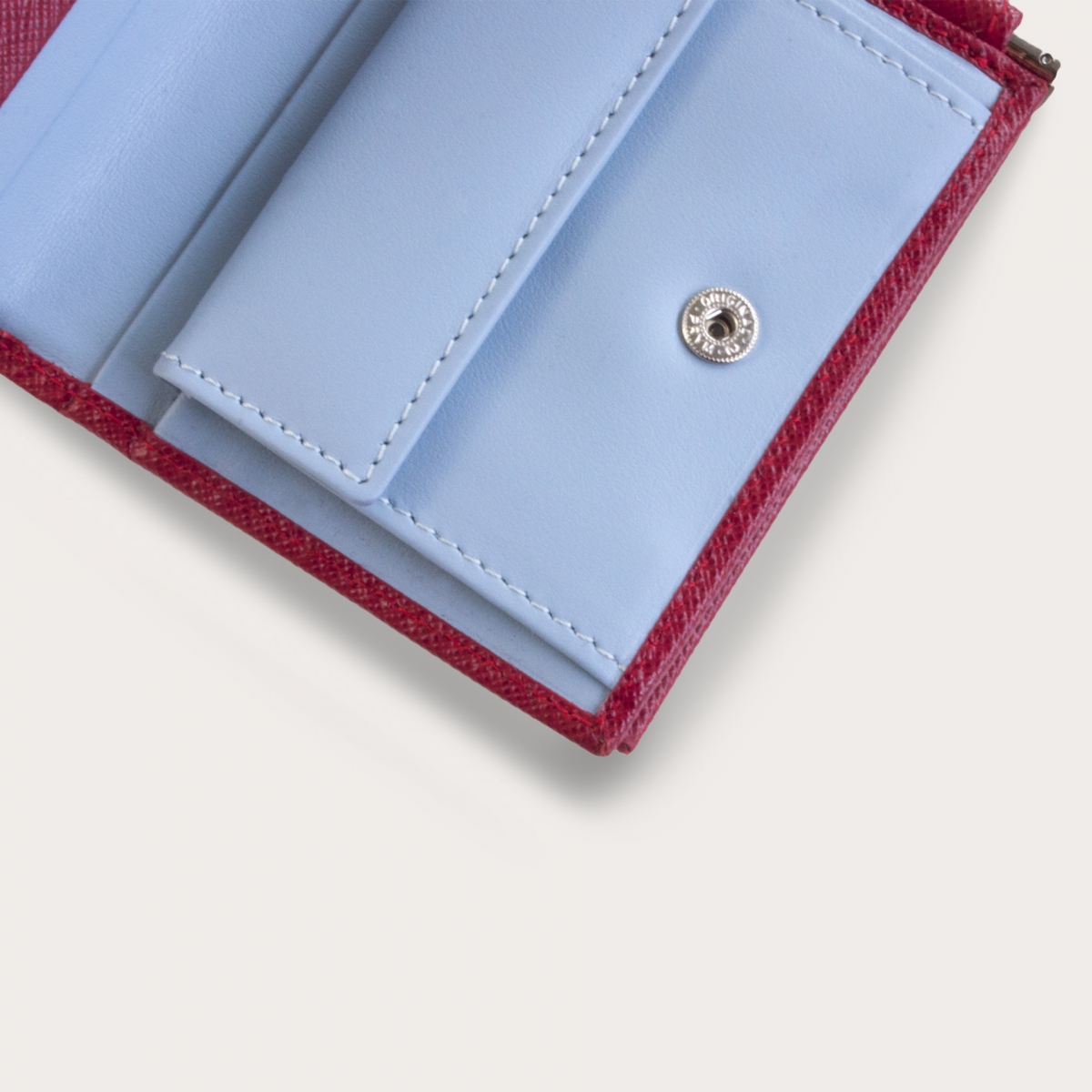 Mini portafoglio compatto in pelle saffiano con fermasoldi e portamonete, rosso e azzurro