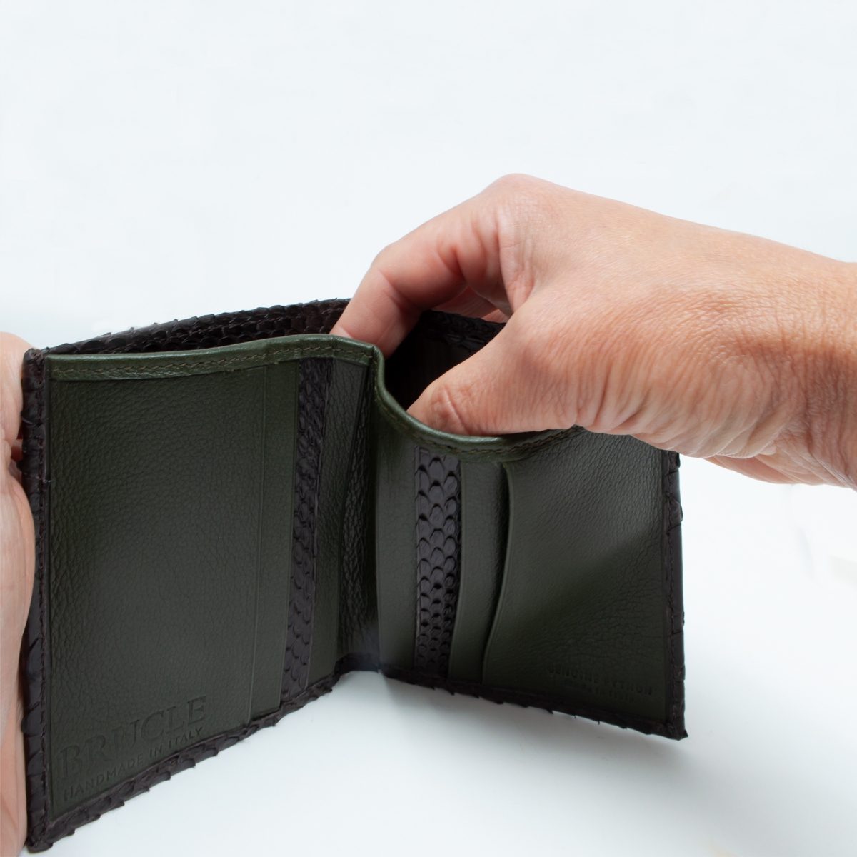 Portafoglio uomo in pelle con fermasoldi e portamonete