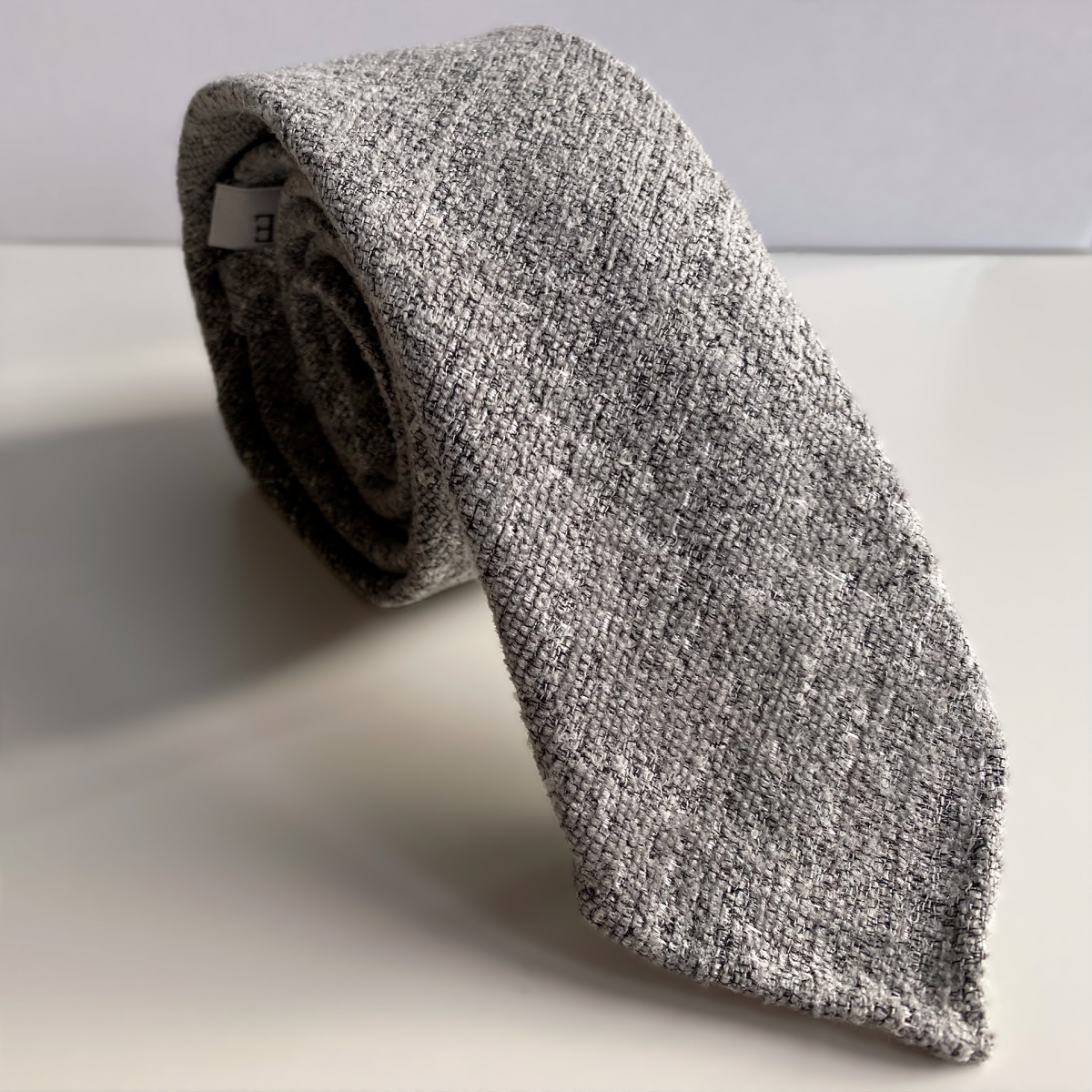 Cravate sans doublure gris en soie laine check tartans