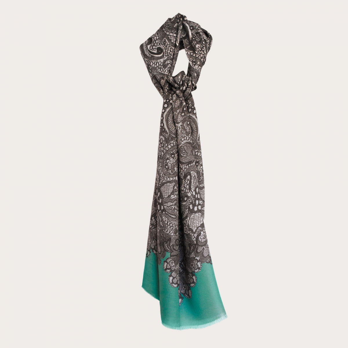 BRUCLE Foulard aus weichem Modal und Kaschmir, mint mit schwarz-weißen Verzierungen