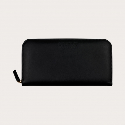 Classic black wallet with zip