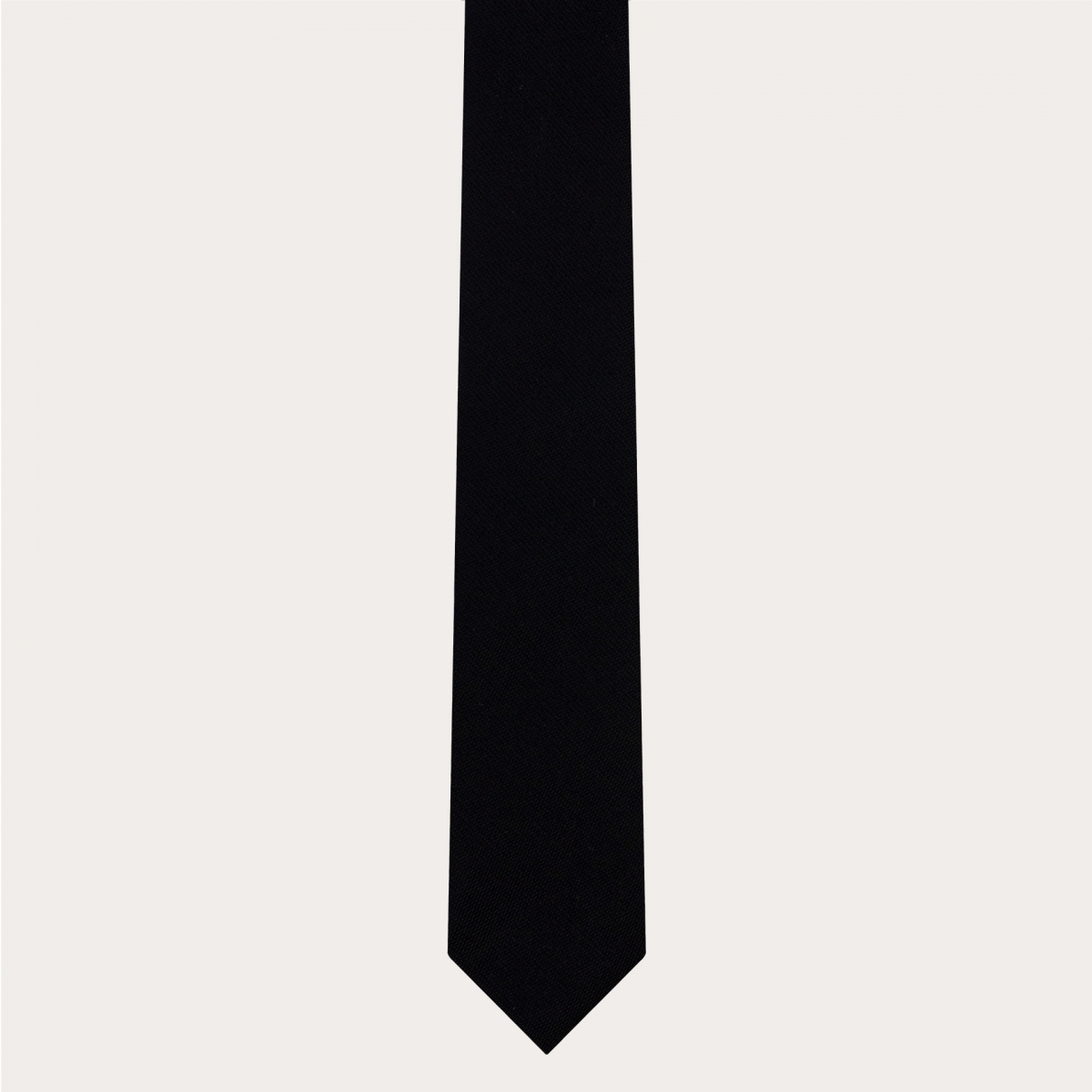 Classic thin necktie in pure silk, black