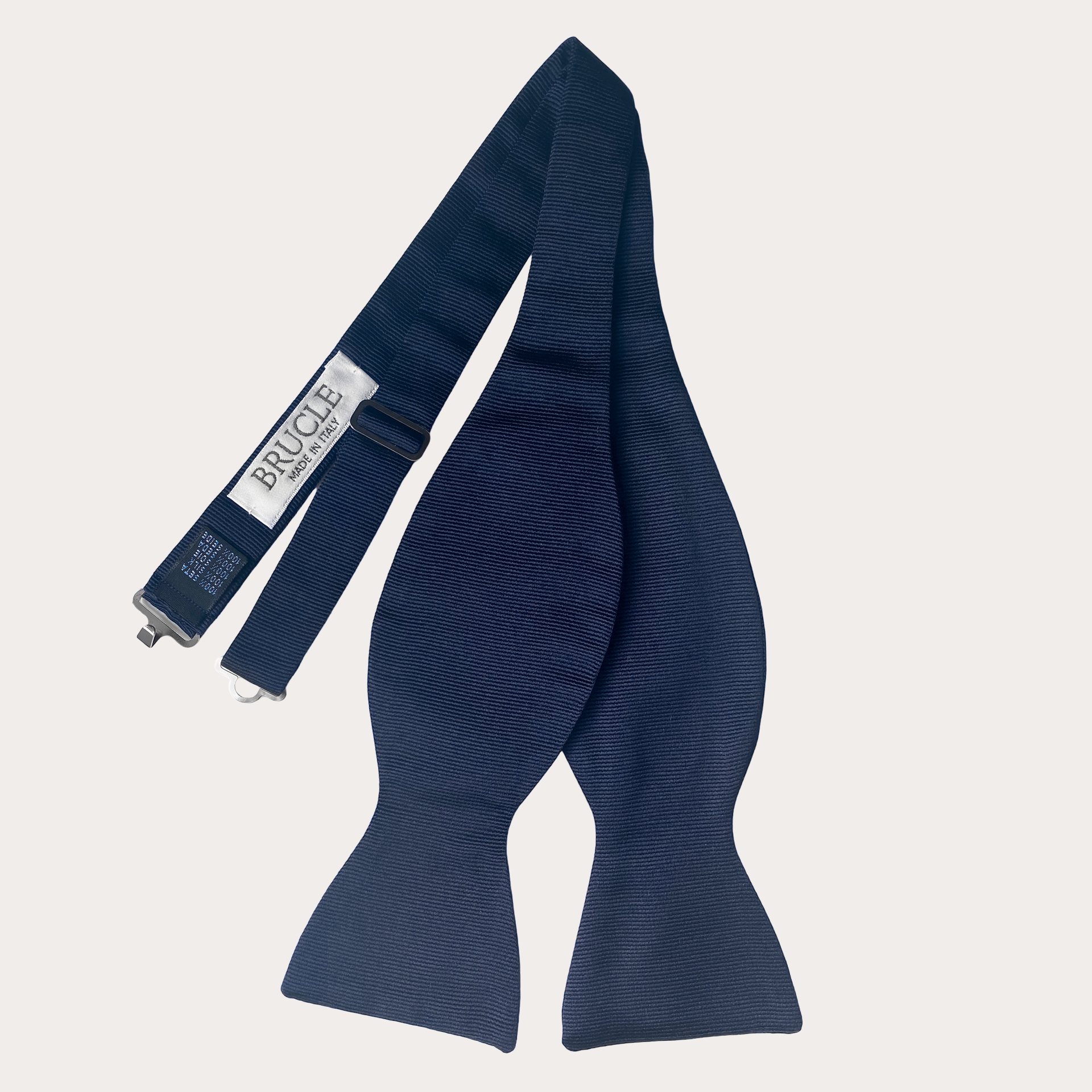 Papillon da annodare blu navy in seta