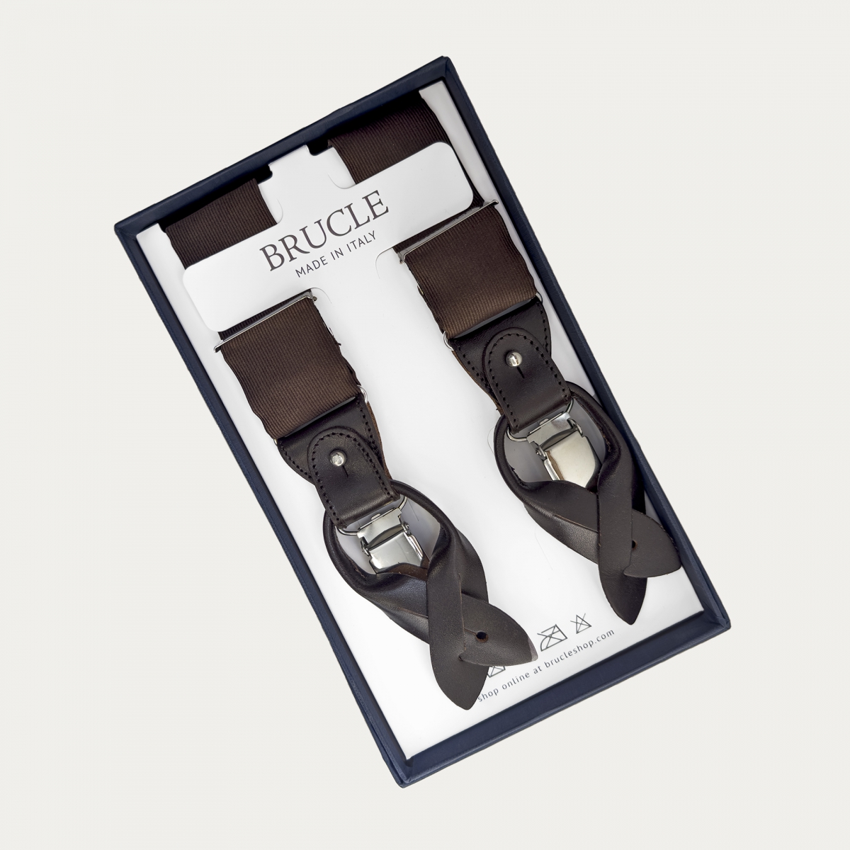 Elegantes tirantes marrones de seda