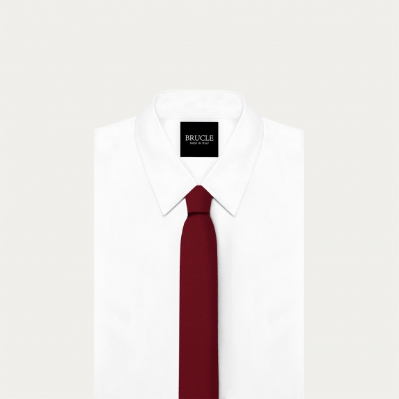 Corbata estrecha de seda, burdeos