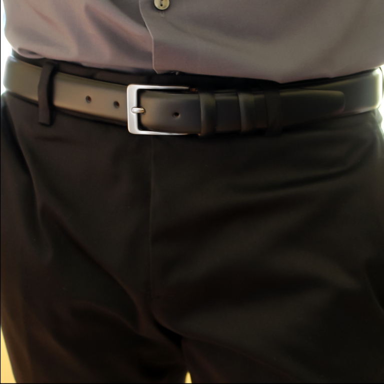 Elégante ceinture soudée noire mate